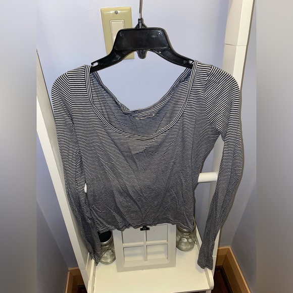 HOLLISTER long sleeve waist top - Picture 1 of 4